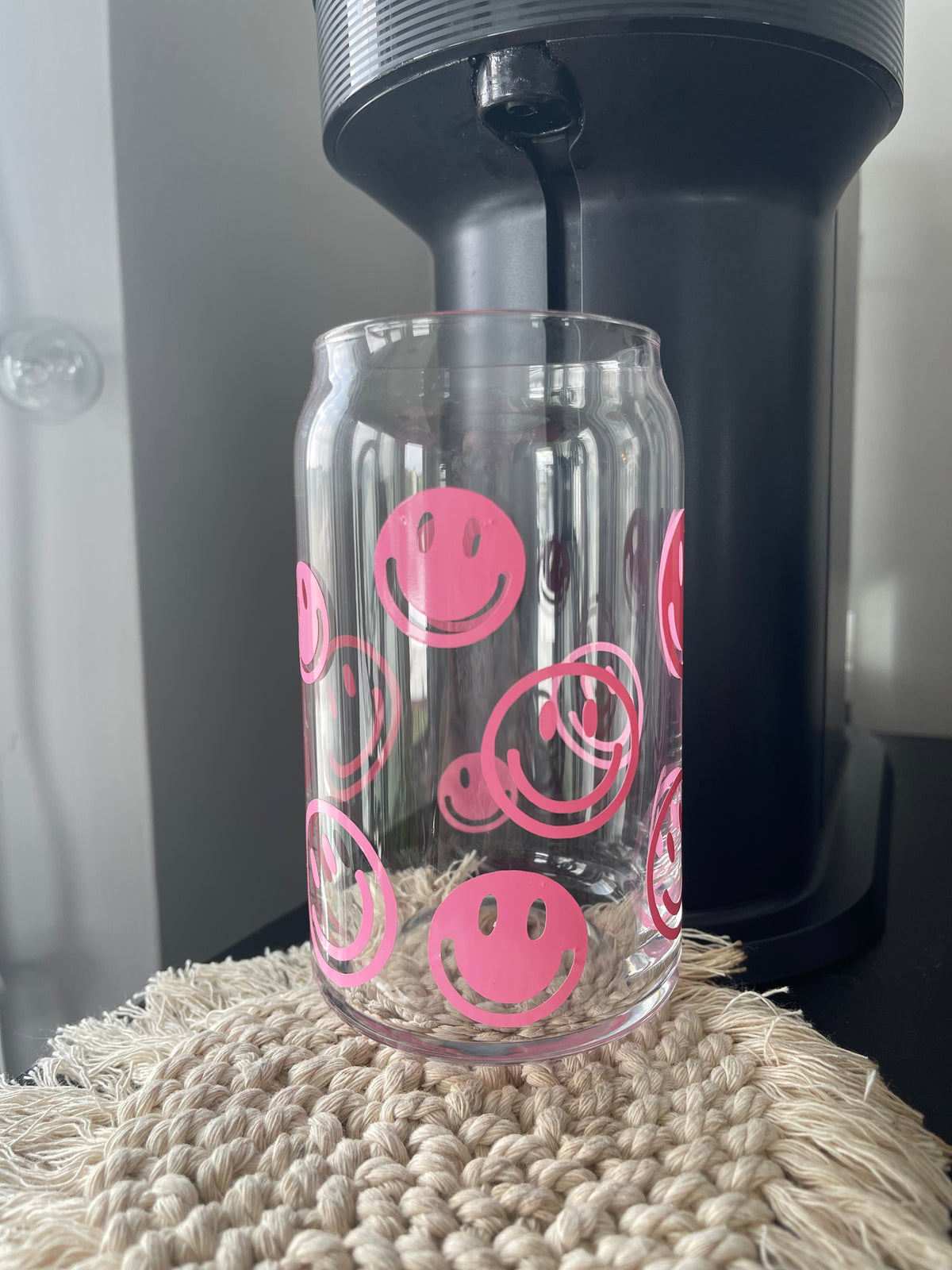 Smiley Iced Coffee Glass Smiley Glass Cup, Soda Can Glasses 16Oz Glass Cups  With Smiley Faces, Boba Glass Cup With Re… in 2023